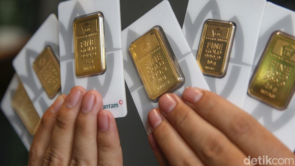 Harga Emas Antam Terkoreksi Tipis Hari Ini